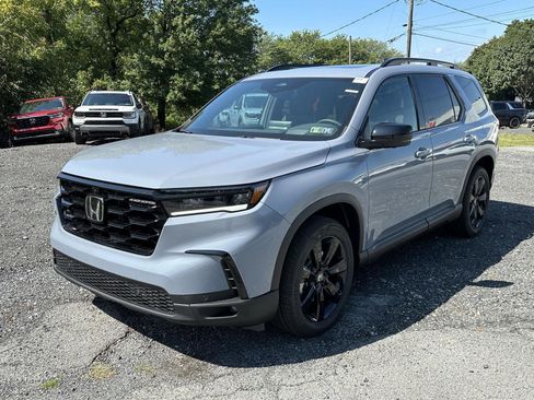 New 2025 Honda Pilot Black Edition image 4