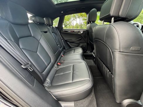 Certified 2024 Porsche Macan image 22