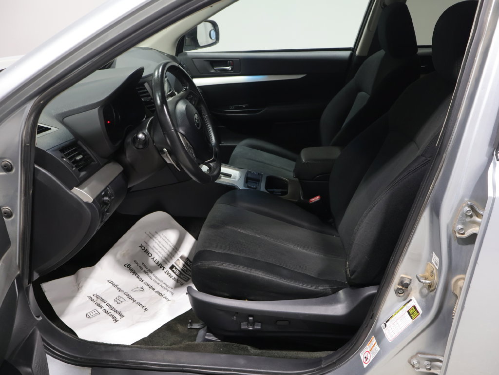 Used 2013 Subaru Outback 2.5i Premium w/ All-Weather Pkg AWD/4WD image 17