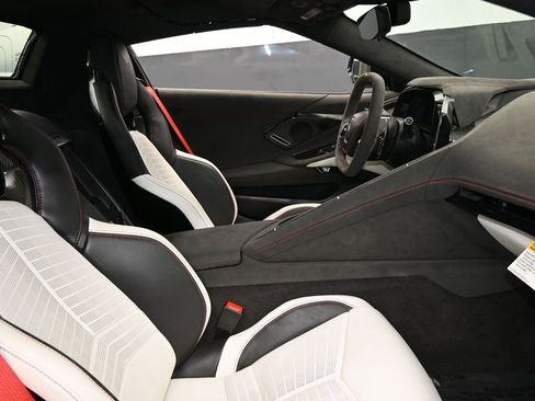 Used 2023 Chevrolet Corvette Stingray Premium Conv w/ Z51 Performance Package image 47