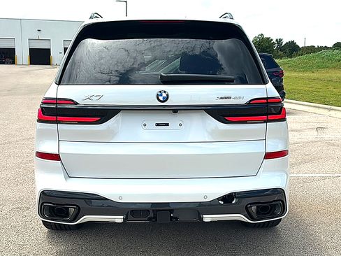 New 2027 BMW X7 xDrive40i w/ M Sport Package AWD/4WD image 7