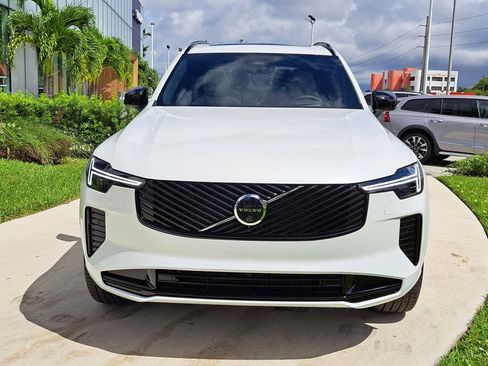 New 2026 Volvo XC90 B6 Ultra w/ Lounge Package image 2