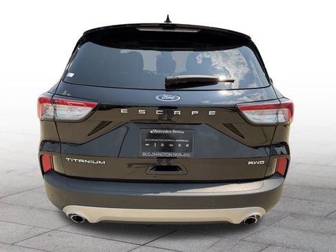Used 2022 Ford Escape Titanium image 6