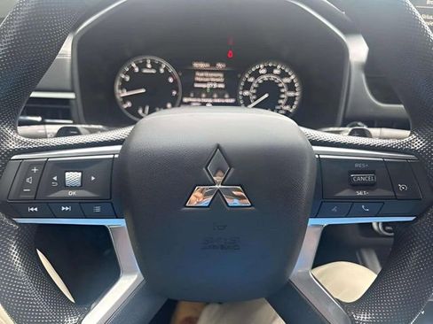 Used 2025 Mitsubishi Outlander ES AWD/4WD image 7