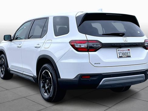 Used 2025 Honda Pilot EX-L image 11