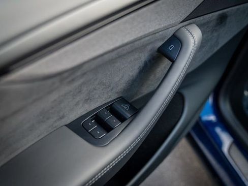 Used 2026 Tesla Model Y Long Range image 45