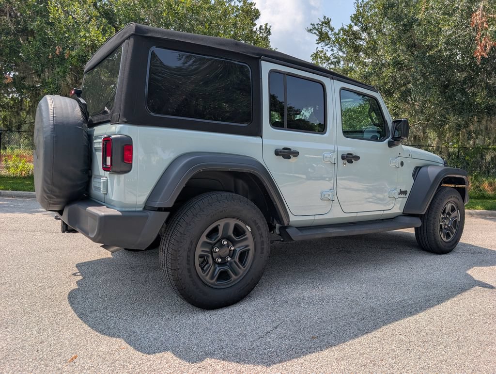 Used 2024 Jeep Wrangler Unlimited Sport AWD/4WD image 9