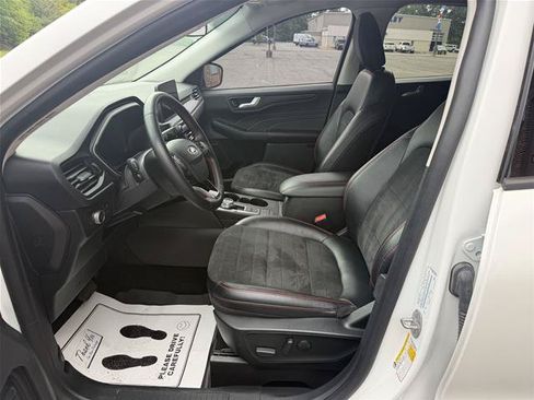 Certified 2022 Ford Escape SEL w/ SEL Stealth AWD Package image 24