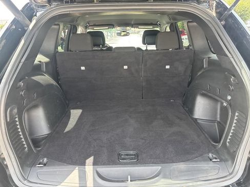 Used 2021 Jeep Grand Cherokee Freedom Edition RWD image 14
