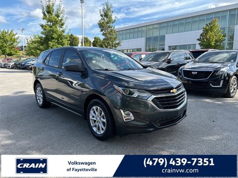 Used 2020 Chevrolet Equinox LS w/ LS Convenience Package image 1