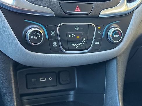 Used 2021 Chevrolet Equinox LT w/ LPO, Cargo Package AWD/4WD image 22
