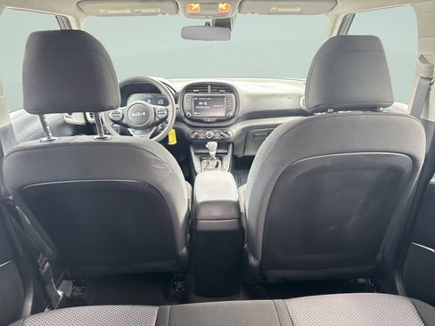 Used 2025 Kia Soul LX w/ LX Technology Package FWD image 23