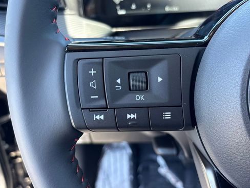 New 2025 Nissan Kicks SR image 10