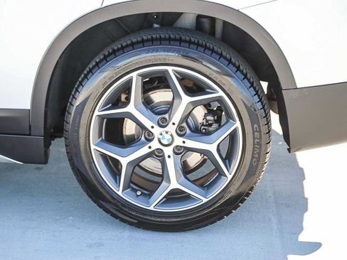 Used 2018 BMW X1 sDrive28i image 11