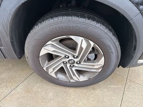 Used 2023 Hyundai Santa Fe SEL w/ Premium Package image 9