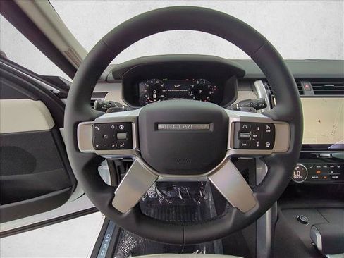 New 2026 Land Rover Discovery Dynamic SE AWD/4WD image 19