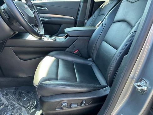 Certified 2025 Cadillac XT4 Premium Luxury AWD/4WD image 8