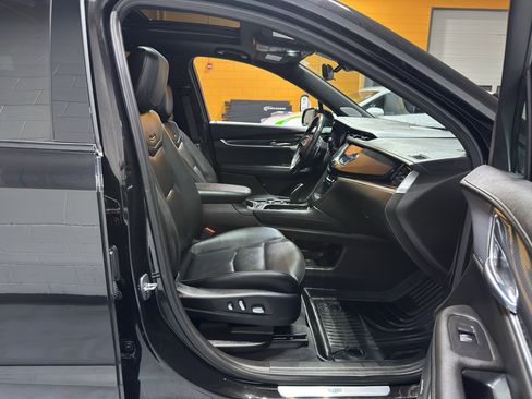 Used 2024 Cadillac XT6 Sport w/ Technology Package image 21