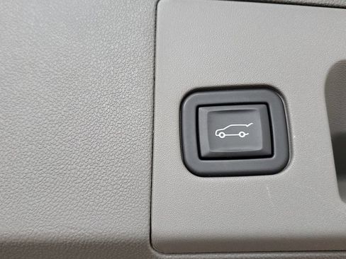 Used 2023 Cadillac XT5 Premium Luxury w/ LPO, Premium Carpet Package FWD image 27