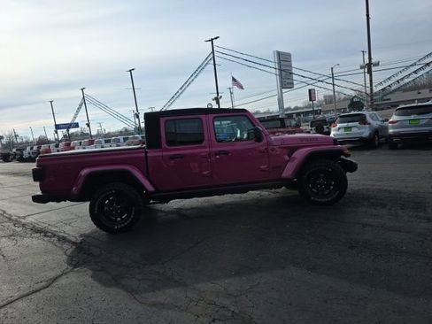 Used 2024 Jeep Gladiator Sport image 10