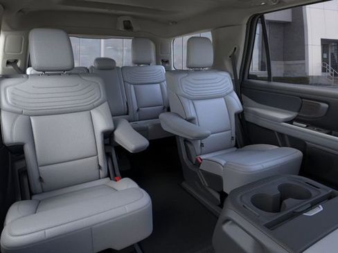New 2025 Ford Expedition Platinum w/ Platinum Ultimate Package image 11