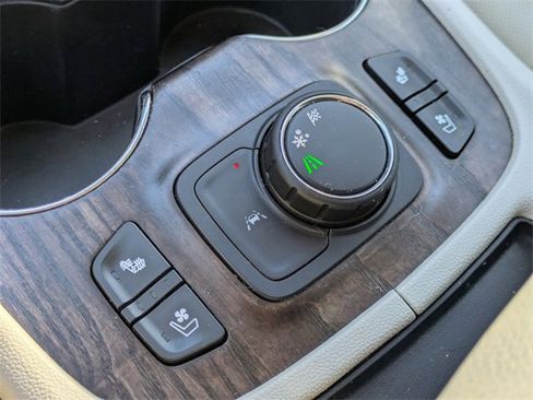 Used 2020 GMC Acadia Denali w/ Technology Package image 25