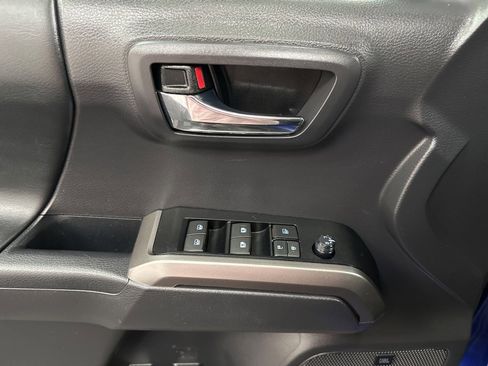 Used 2023 Toyota Tacoma Limited image 18