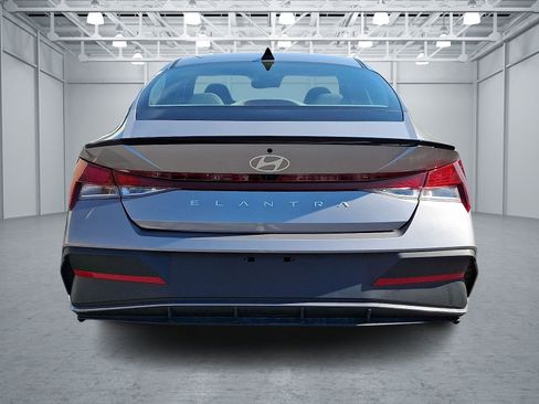 Certified 2025 Hyundai Elantra Sport image 5