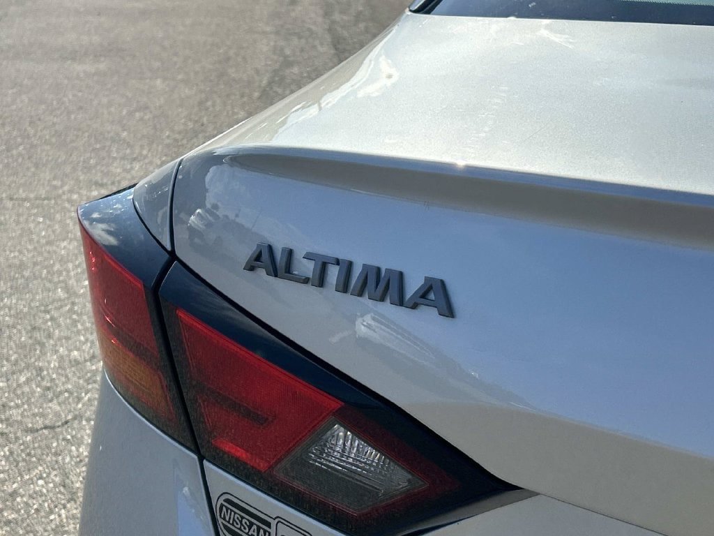 Certified 2024 Nissan Altima 2.5 SV FWD image 12
