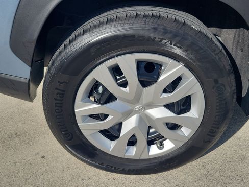 Certified 2025 Toyota Corolla Cross L FWD image 8