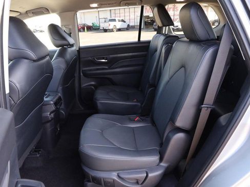 Certified 2025 Toyota Grand Highlander AWD image 10