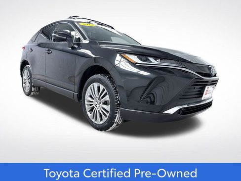 Certified 2022 Toyota Venza XLE image 1