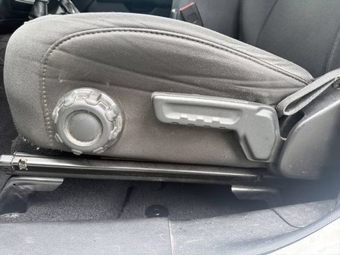 Used 2019 Jeep Wrangler Unlimited Sahara AWD/4WD image 17