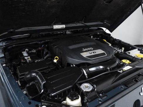 Used 2016 Jeep Wrangler Unlimited Rubicon image 47