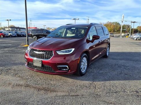 Used 2021 Chrysler Pacifica Touring-L image 29