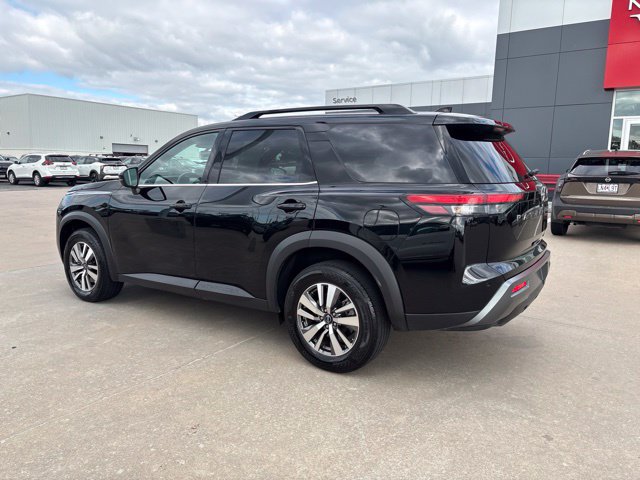 Used 2026 Nissan Pathfinder SL AWD/4WD image 4