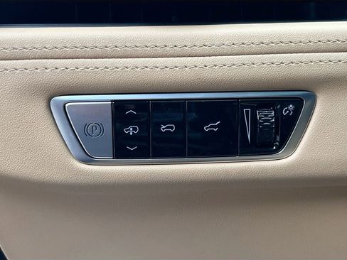 New 2025 Cadillac Escalade IQ Sport 2 w/ LPO, ONYX Package image 10