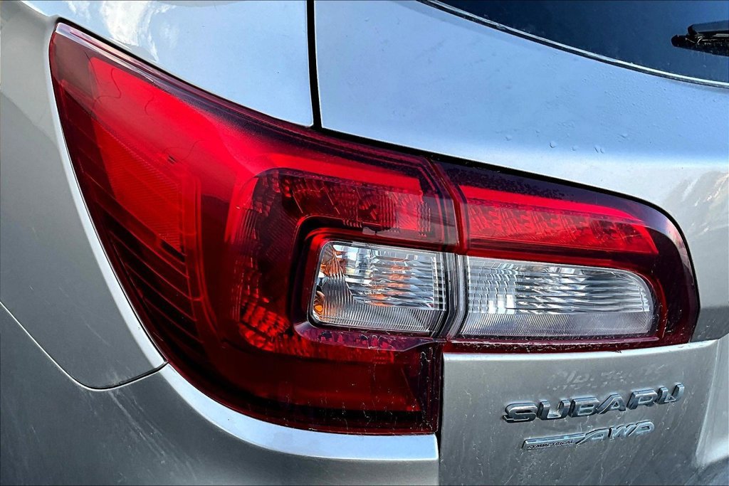 Used 2017 Subaru Outback 2.5i Premium AWD/4WD image 23