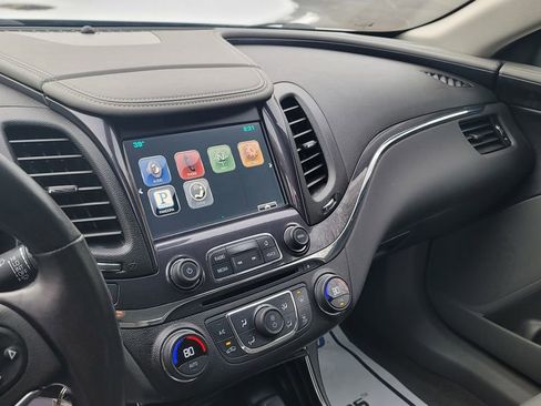 Used 2014 Chevrolet Impala LT w/ Convenience Package image 21