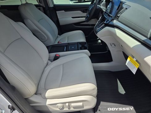 Certified 2026 Honda Odyssey EX-L image 17