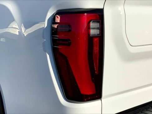 Used 2024 GMC Sierra 2500 SLT w/ SLT Premium Package image 47