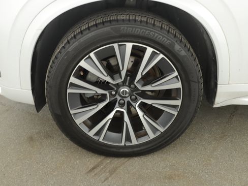Used 2022 Volvo XC90 T5 Momentum w/ Climate Package image 4