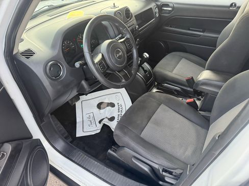 Used 2015 Jeep Patriot Sport image 10