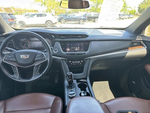 Used 2021 Cadillac XT5 Premium Luxury image 16