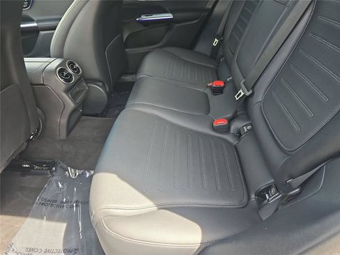 Used 2025 Mercedes-Benz GLC 300 4MATIC w/ AMG Line image 13