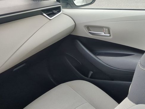 Used 2020 Toyota Corolla LE image 23