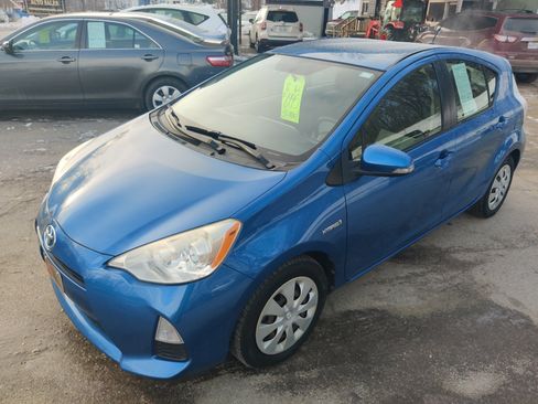 Used 2012 Toyota Prius C One image 2