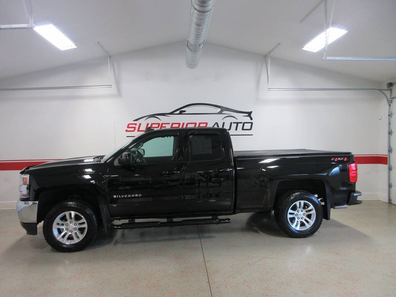 Used 2019 Chevrolet Silverado 1500 LT w/ All Star Edition AWD/4WD image 2