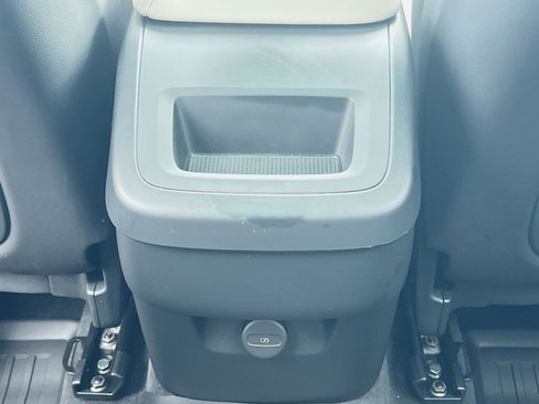 New 2026 Volvo XC60 B5 Plus w/ Protection Package Premier image 23