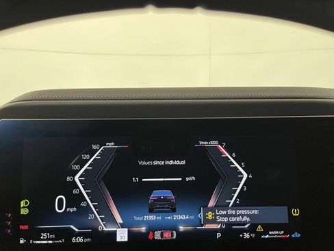 Used 2024 BMW 760i xDrive w/ Executive Package image 14